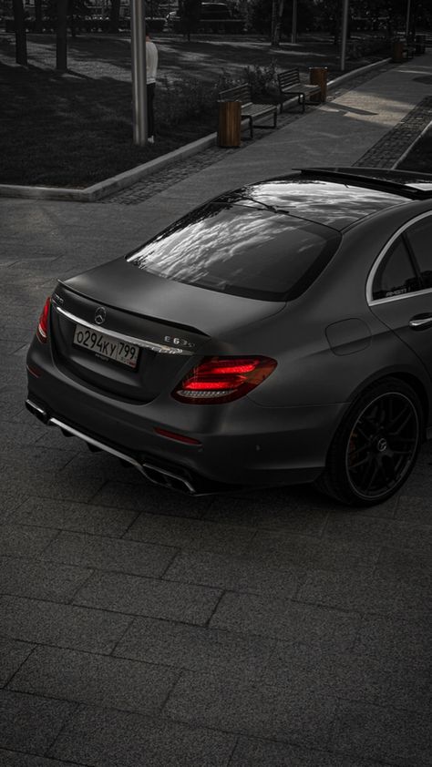 B/w Mercedes Wallpaper 4k, E63s Amg, Car Checklist, Mercedes W211, Mercedes Wallpaper, Millionaire Mindset Quotes, Car Care Tips, Wallpaper Fashion, Jdm Wallpaper