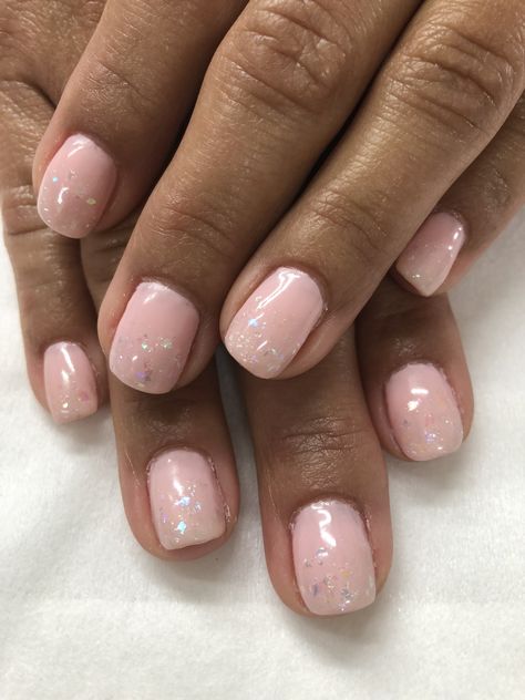 Pale Pink Iridescent Ombré Gel Nails Spring Gel Nails Ideas, Gel Polish Nail Designs, Ombre Gel Nails, Pale Pink Nails, Red Gel Nails, Nail Design Glitter, Nails Yellow, Pink Chrome Nails, Pink Gel Nails