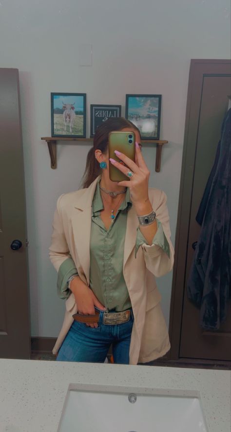 Western Outfits Women Office, Womens Western Professional Outfits, Western Job Interview Outfit, Business Casual Country Outfits, Cowboy Business Casual, Waitress Interview Outfit, Agriculture Teacher Outfits, Country Office Outfit, Business Casual With Cowboy Boots