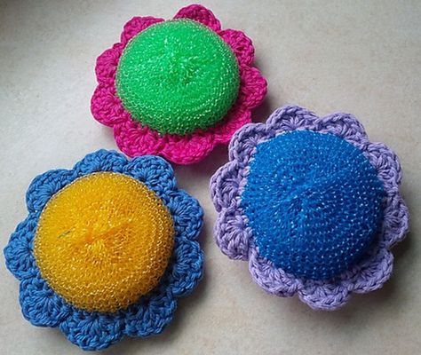 Bakesale Treats, Scrubby Yarn Crochet, Scrubbies Crochet, Scrubbies Crochet Pattern, Crochet Dish Towels, Kitchen Crochet, Scrubby Yarn, Crochet Scrubbies, Crochet Fish