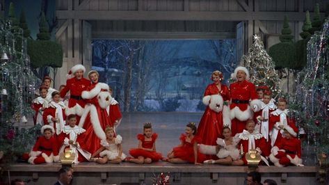 Top 10 Christmas Movies, White Christmas 1954, Kids Christmas Movies, Christmas Tumblr, Classic Holiday Movies, White Christmas Movie, Best Christmas Movies, Christmas Diamonds, Snowy Christmas