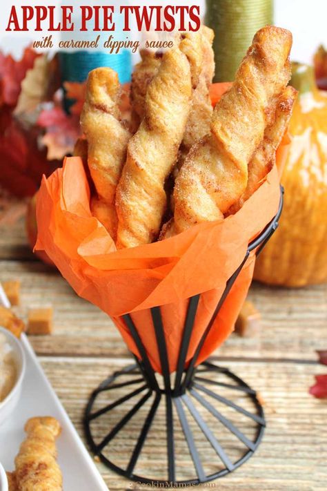 Yummy Apple Pie Twists are easy to make & perfect for tailgating. Simple recipe using cinnamon rolls and apple pie filling. It's like taking a bite of pie without the plate. #recipe #dessert #tailgating #appetizers #applepie via @2CookinMamas Appetizers No Bake, Tailgating Appetizers, Tailgate Desserts, Tailgate Appetizers, No Bake Pie, Pie Fillings, Dessert Easy, Easy Pie, Tailgate Food