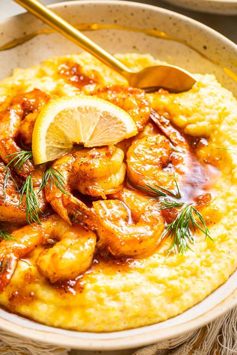 Honey Butter Cajun Shrimp with Smoked Gouda Grits Smoked Gouda Grits, Gouda Grits, California Recipes, Grain Dishes, Southern Foods, Food Dump, How To Cook Grits, Shrimp N Grits Recipe, Bowl Meals