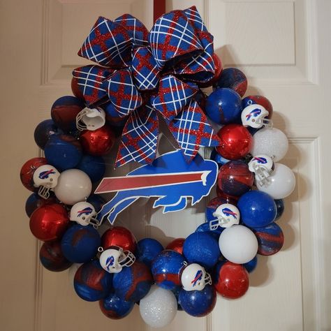 Buffalo Bills Artwork, Buffalo Bills Wreath Diy, Buffalo Bills Crafts Diy, Buffalo Bills Christmas Tree, Buffalo Bills Wreath, Buffalo Bills Crafts, Buffalo Bills Christmas, Buffalo Bills Nails, Buffalo Bills Stuff