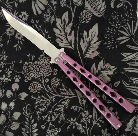 Pink Butterfly Knife, Balisong Aesthetic, Butterfly Knife Aesthetic, Cute Knifes, Pink Switchblade, Aesthetic Knifes, Pink Knife, Cyberpunk Accessories, Butterfly Knives