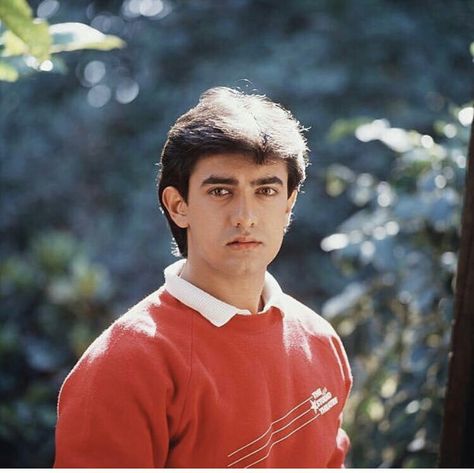 Amir khan from qsqt Bombay Talkies, Bollywood Aesthetics, تاج محل, India Actor, Amir Khan, Bollywood Cinema, Bollywood Hairstyles, 90s Bollywood, Bollywood Couples