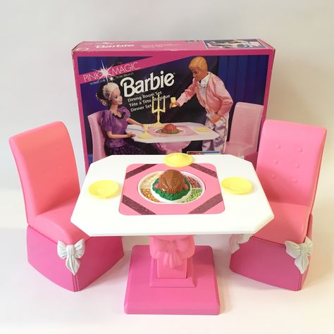 Barbie Dining Room, Barbie Playsets, Baby Doll Set, Barbie Dress Pattern, Barbie 90s, Barbie Sets, Barbie Collector Dolls, I Love Barbie, Barbie Doll House