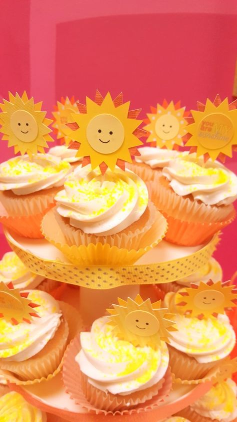 Sunshine Theme Cupcakes, Sun Theme Cupcakes, Sunshine Decorations Party, Sun Theme Desserts, Sunshine Cupcakes Ideas, Weather Birthday Party Ideas, Sun Themed Food, Sun Cupcakes, Sunshine Theme Birthday Party