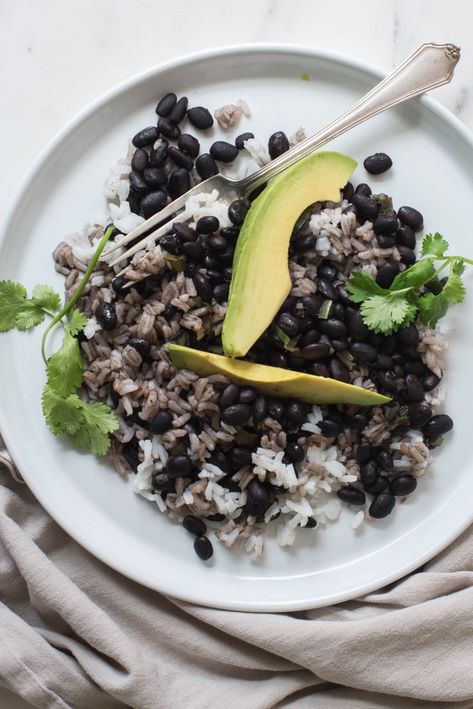 BLACK BEANS AND RICE - Sandra Valvassori Rice And Beans Aesthetic, White Rice And Beans, White Rice And Black Beans, Food Black People, Pot Of Beans, Rice And Black Beans, Vanilla Mug Cakes, Strawberry Rhubarb Crisp, Black Beans And Rice