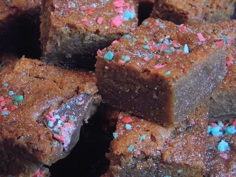 Popping Candy Brownie Recipe Candy Brownies, Popping Candy, Galaxy Chocolate, Food Experiments, Uk Food, Gluten Free Brownies, Brownie Recipe, British Food, Fudgy Brownies