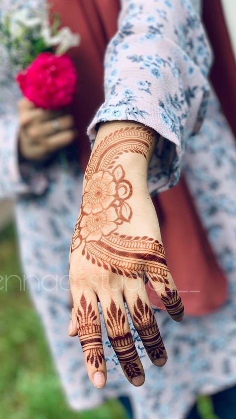 Easy Mehendi, Simple Mehendi Designs, Mehndi Designs Bridal Hands, Rose Mehndi Designs, Mehndi Designs For Kids, Very Simple Mehndi Designs, Modern Mehndi Designs, Full Mehndi Designs, Latest Bridal Mehndi Designs