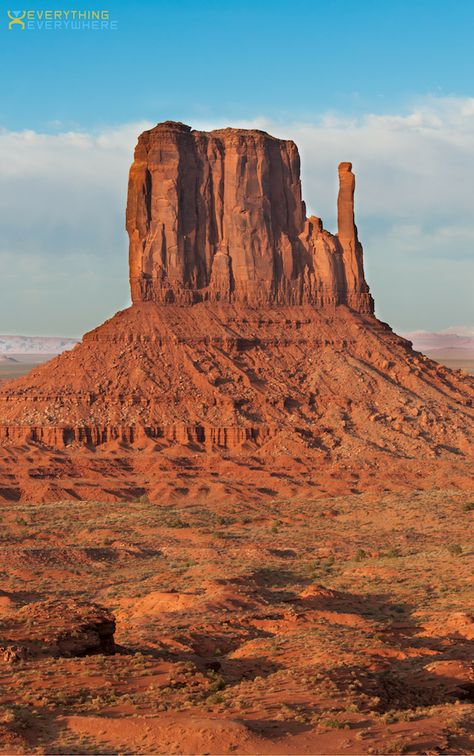 Image: Monument Valley. A guide to travel in Utah, a US state known for its national parks, road trip routes, and unique rock formations. Best parks to visit, including Bryce Canyon, Zion National Park, Monument Valley and more + practical tips for your trip. Travel in the USA. | Everything Everywhere Destination Guide Traveling Destinations, Navajo Reservation, National Parks Road Trip, Monument Valley Utah, Visit Utah, Globe Travel, Road Trip Routes, Desert Life, Utah Photography