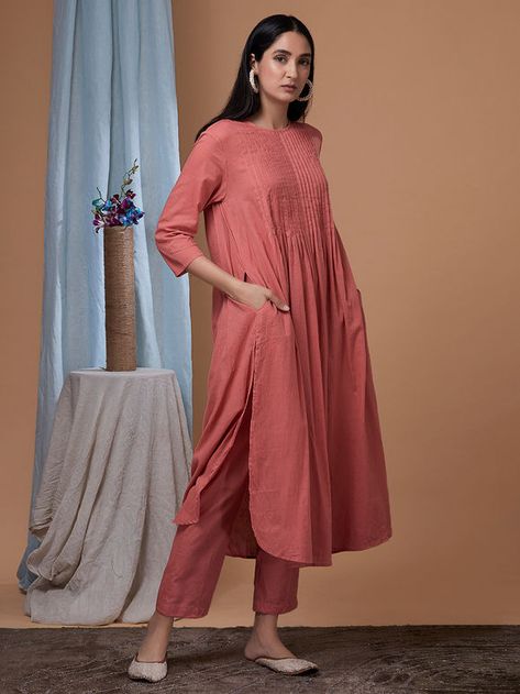 Long Tunics, Plain Kurta, Fusion Fashion, Chanderi Suit, Party Wear Kurta, Eastern Wear, Mind Art, Kurta Patterns, Kurta Style