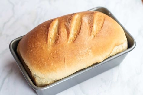 This Easy White Sandwich Bread is a super simple, easy to make classic white bread that's a great introduction to bread making! #bread #homemadebread #sandwichbread #recipe #easy #whitebread Rosemary Garlic Bread, White Sandwich Bread, Honey Oat Bread, Butternut Squash Recipes Soup, Making Bread, Honey Oats, Butternut Squash Recipes, Bread Serving, Bread Making