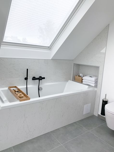 Bath Under Eaves, Modern Victorian Bathroom, Bathroom Double Sink, Small Attic Bathroom, Loft Bathroom, Baths Interior, Bathroom Design Layout, Bathroom Inspiration Modern, Stairs Design Modern