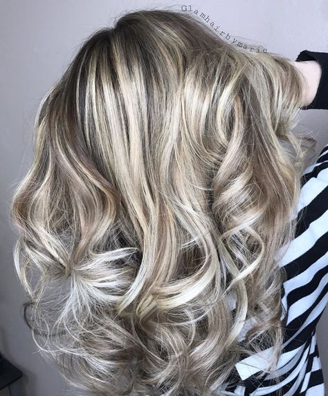 Ash Blonde Balayage With White Ribbons #ribbonhighlights #highlights #hairribbons #ribbons #haircolor Blonde Hair With Silver Highlights, Medium Balayage, Aesthetic Balayage, Silvery Blonde, Honey Ideas, Dishwater Blonde, Honey Aesthetic, Straight Hair Highlights, Highlights Silver