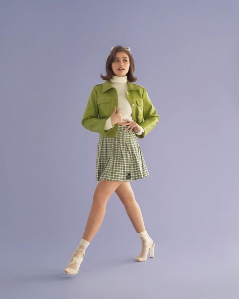 Meet The Artist Poses, Goddess Beauty, Inspired Photoshoot, Abs Cbn, Liza Soberano, Creative Shot, Female Pose Reference, Photography Posing Guide, Body Reference Poses