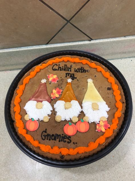 Fall Theme Cake Decorating, Fall Themed Cookie Cake, Thanksgiving Cookie Cake Ideas, Fall Cookie Cakes Decorated, Fall Buttercream Cakes, Fall Message Cookies, Fall Cake Designs Simple, Fall Sheet Cake Design, Fall Cookie Cakes