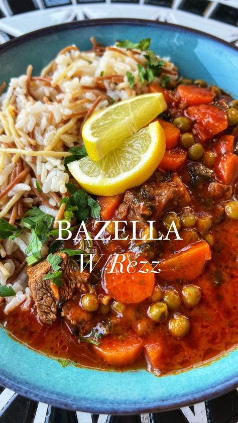 Bazella Recipe https://resepmamiku.com/en/bazella-korkyskitchenofficial_ Bazella Recipe, Communal Dining, East Recipes, Cucumber Sauce, The Stew, Middle East Food, Chilli Paste, Eastern Cuisine, Green Peas