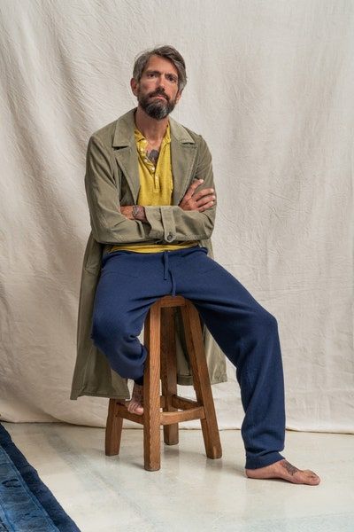 Massimo Alba Spring 2021 Menswear Collection - Vogue Human Pose Reference, Models To Draw, Human Figure Sketches, People Figures, Figure Reference, Figure Photo, Human Reference, Sitting Poses, Body Reference Poses