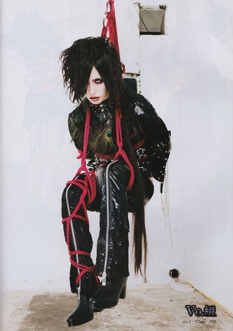 Visual Kei Fashion, Good For Nothing, Kei Visual, Kei Fashion, Dir En Grey, J Fashion, Pose Reference Photo, Visual Kei, Look Cool