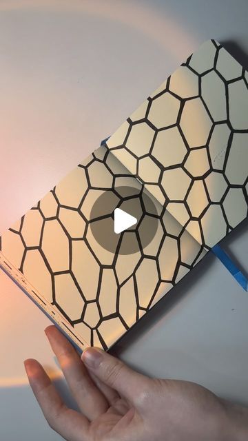 Honeycomb Drawing Simple, How To Draw Honeycomb, Honeycomb Doodle, Draw Honeycomb, Molygon Zentangle, Easy Zentangle Patterns, Easy Zentangle, February Challenge, Honeycomb Design