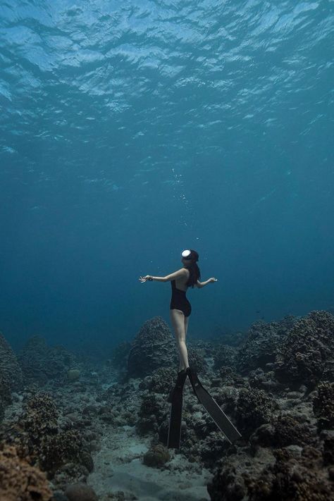 Freedive Aesthetic, Diving Photo Ideas, Freediving Outfit, Freedive Pose, Diving Photoshoot, Freediving Aesthetic, Freedive Photography, Free Diving Photography, Free Diving Aesthetic