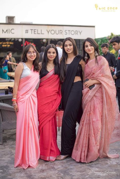 Saree Look For College Farewell, Traditional Day Saree Look, Saree Ideas For Convocation, Convocation Saree Look, Saree Day Look, Sarees For Farewell Party In College, Saree For Best Friends Wedding, Saree For Young Women, Pastel Colour Saree For Farewell