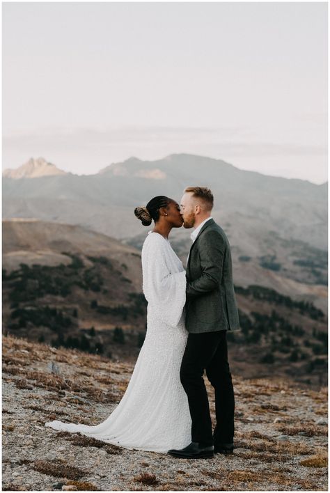 Destination Engagement Photos, Destination Engagement, Alpine Lake, Colorado Elopement, Mountain Views, Photo Look, Engagement Photo, Photo Session, Mountain View