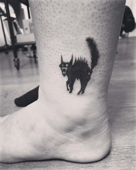 Scared Cat Tattoo, Zombie Cat Tattoo, Angry Cat Tattoo, Dark Cat Tattoo, Angry Black Cat, Kawaii Tattoos, Rat Tattoo, Cat Tatto, Cat Shadow