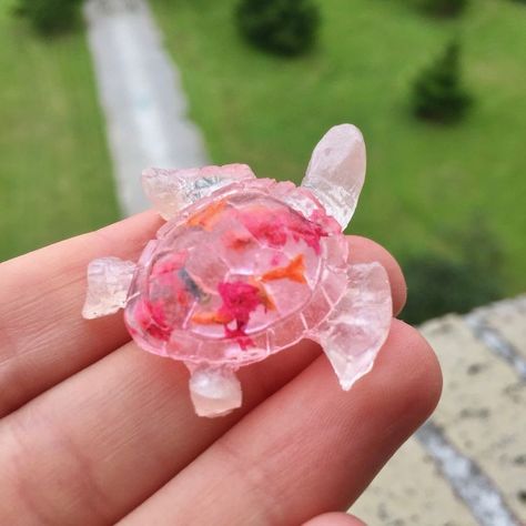 Decoration For Office, Slime Charms, Turtle Decor, Crystal Aesthetic, Magical Jewelry, Decoration For Home, Crystal Figurines, Diy Resin Crafts, Cute Clay