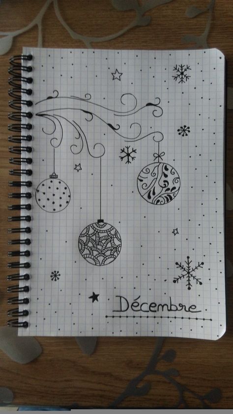 Challenge N°104 : Réalisation d'une page de garde de Décembre de votre BULLET JOURNAL December Cover Page, Doodles Draw, Diario Bullet, Bullet Journal 2019, Bullet Journal Hacks, Doodle Art Journals, Calendar 2018, Christmas Card Art, Hand Lettering Art