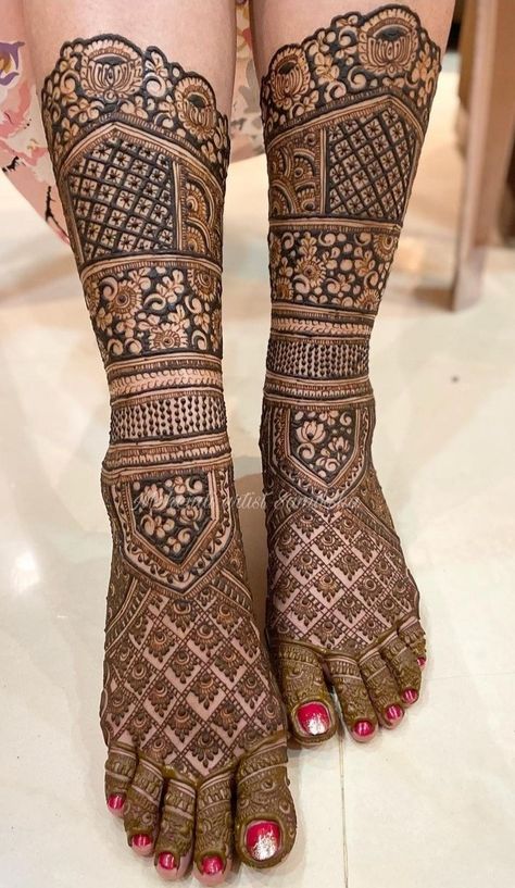 Leg Mehndi For Bride, Mehndi Designs Bridal Leg, Leg Mehendi Designs For Bride, Bridal Leg Mehandi Designs, Legs Mehndi Design For Bride, Bridal Lag Mehandi Design, Dulhan Leg Mehendi Design, Bridal Mehndi Designs For Leg, Muslim Bride Mehendi Design