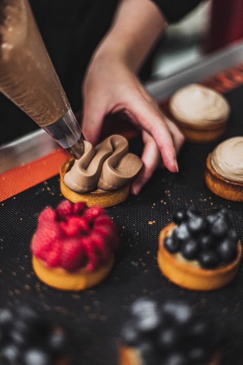 Pastry Lifestyle Photography, French Pastries Patisserie, French Pastry Aesthetic, Baking Photoshoot Ideas, Baked Goods Photography, High End Desserts, Pastry Photography Ideas, French Patisserie Aesthetic, Pastry Chef Photography