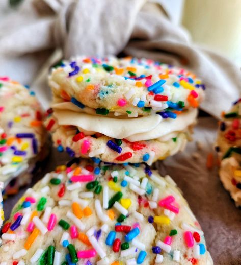 Sprinkle Sandwich Cookies - Jessie Bakes Treats Sprinkle Sandwich Cookies, Sugar Cookie Sandwich Cookies, Cookie Sandwich Filling, Great American Cookie, Sandwich Cookies Filling, Cottage Bakery, Cookie Sandwich Recipes, American Buttercream, Cookie Sandwich