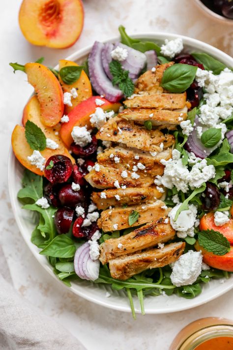 Summer Salad with Peach-Glazed Chicken - Yes to Yolks Cherry Salsa, Summer Dinner Ideas, Peach Chicken, Healthy Plates, Peach Salad, Eating Light, Peach Jam, Salad Ideas, Grilled Peaches