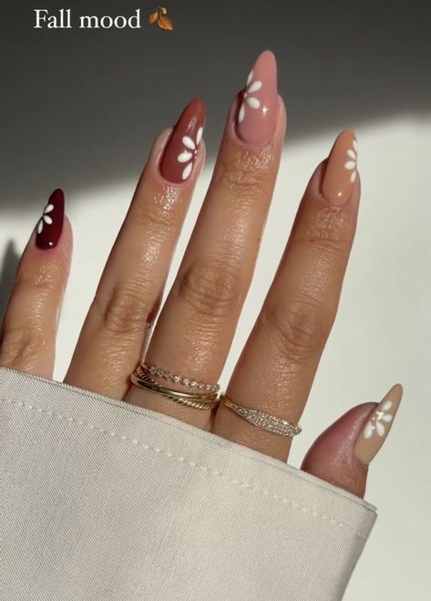 Almond French Tip Nails With Design Fall, Cute Fall Nails Almond, November Nails Fall, Fall Almond Nails, November Nail Designs, Classy Almond Nails, Almond Acrylic Nails Designs, Scary Nails, Simple Fall Nails