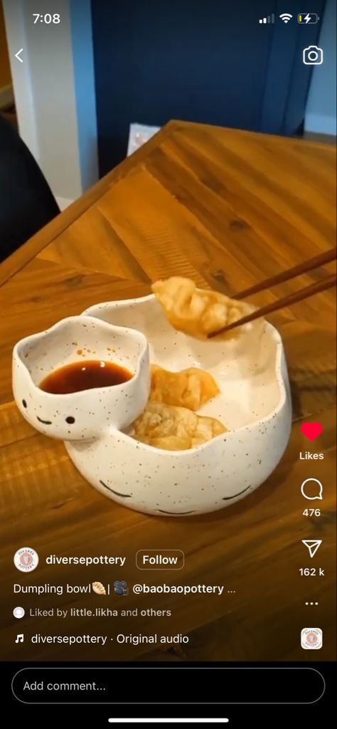 Clay Pasta Bowl, Clay Dipping Bowls, Pottery Sauce Dish, Clay Soy Sauce Dish, Practical Clay Ideas, Easy Pinch Pot Ideas Clay, Clay Bowls Ideas, Clay Bowl Diy, Dumpling Bowl