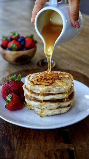 Pancakes Plentiful Kiki, Gf Waffles, Pb Recipes, Plantiful Kiki, Starch Diet, Veg Breakfast, Easy Plant Based Recipes, Starch Solution Recipes, Cherry Granola