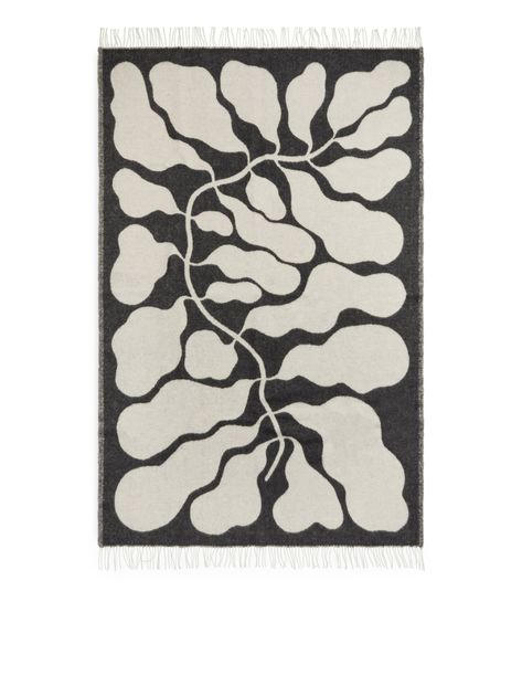 Linnea Andersson Blanket - Black - Home - ARKET FR Linnea Andersson Blanket, Linnea Andersson, Saint Kitts And Nevis, Leaf Texture, Texture Paint, Blanket Black, Texture Painting, Wool Blanket, Lowercase A