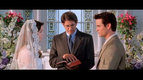 Reverend Hegbert Sullivan about to Married Landon & Jamie Carter Remember Movie, Nicholas Sparks Movies, A Walk To Remember, Shane West, Tv Romance, Wedding Movies, Chick Flicks, Wedding Scene, Nicholas Sparks