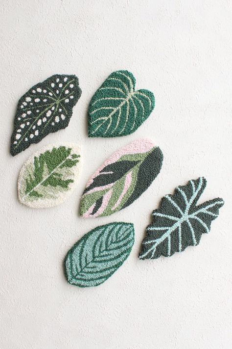 Leaf Punch Needle, Cactus Punch Needle, Punch Needle Leaf, Coaster Punch Needle, Punch Needle Plant, Rug Tufting Diy, Punch Needle Ideas, Rug Coffee Table, Punch Needle Coasters