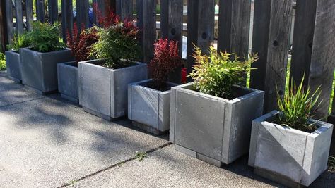 Paver Planter, Pavers Diy, Patio Planters, Plant Box, Concrete Pavers, Landscape Fabric, Colorful Plants, Garden Features, Diy Planters