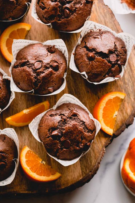 Orange Muffin Recipe, Choc Chip Muffins, Muffin Flavors, Chocolate Muffin Recipe, Double Chocolate Muffins, Orange Muffins, Orange Chocolate, Baking Muffins, Fresh Orange