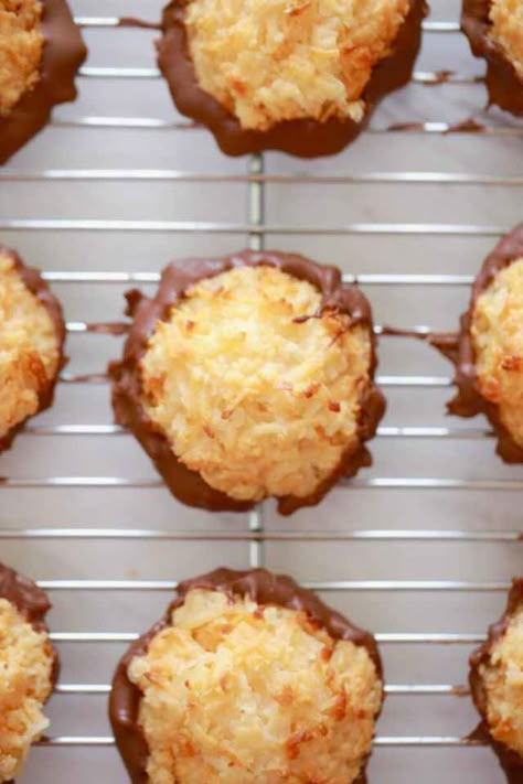 Best Macaroon Recipe, Love Desserts, Coconut Macaroons Easy, Coconut Macaroons Recipe, All Things, Macaroon Recipes, Coconut Macaroons, Sweet Cookies, Coconut Recipes