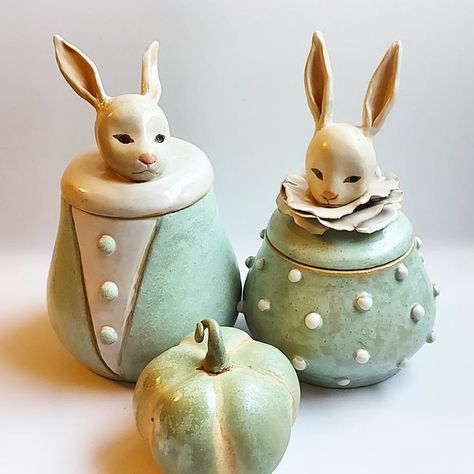 Rabbit Pottery, Easter Pottery, Coffee Mug Crafts, Steampunk Dolls, Tea Box Storage, Clay Box, Pottery Houses, Ceramic Bunny, Paper Mache Art