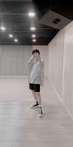 Yeonjun Dance Practice Outfit, Yeonjun Dance Practice, Txt Crackheads, Skz Converse, Dance Practice Outfits Kpop, Txt Outfits, Converse Run Star Hike Outfit, Txt Outfit, Dance Practice Outfits