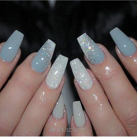 20 Trendy Winter Nail Ideas You'll Want To Try - The Unlikely Hostess Nails Colour, Blue Christmas Nails, Stars Nails, Blue And Silver Nails, Blue Glitter Nails, Glitter Nails Acrylic, Light Blue Nails, Baby Blue Nails, Diy Sharpie