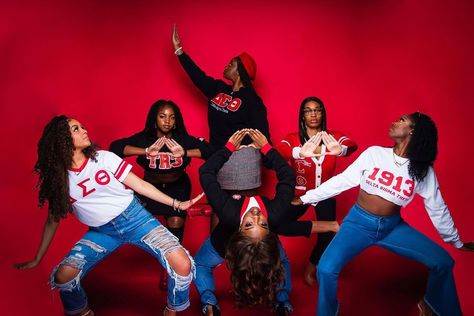 Kiara Mickens♒️ (@kiarasimone___) posted on Instagram Happy Deltaversary, Delta Photoshoot, Delta Sigma Theta Apparel, Sorority Photoshoot, Sorority Pictures, Delta Sigma Theta Gifts, Hoco Pics, College Graduation Photoshoot, Delta Girl