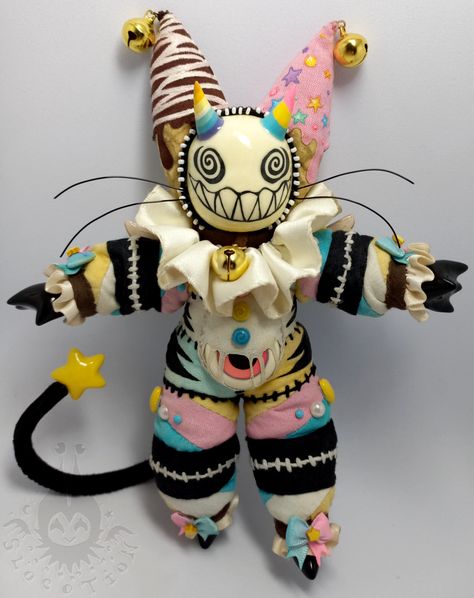 Animals In Clothes, Creepy Stuffed Animals, If I Was A, Doll Plushies, Cute Clown, Fantasy Art Dolls, A Clown, Cute Stuffed Animals, 영감을 주는 캐릭터